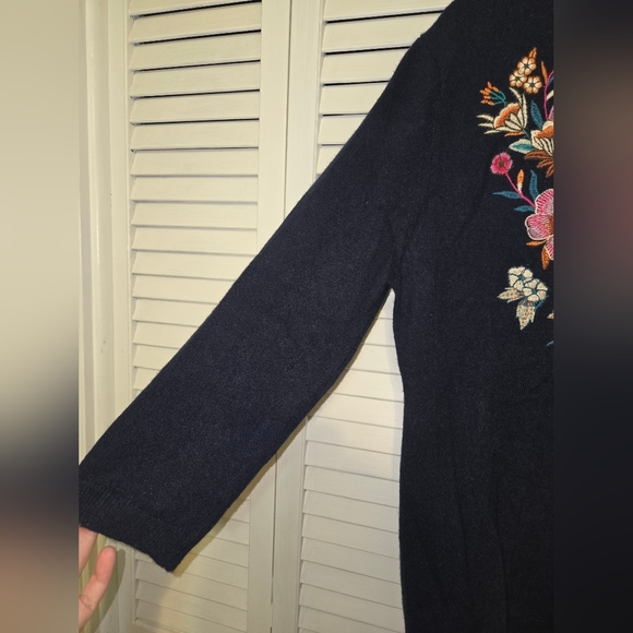 JOHNNY WAS Women's S Cashmere Split Neck Embroidered Sweater - Picture 5 of 12